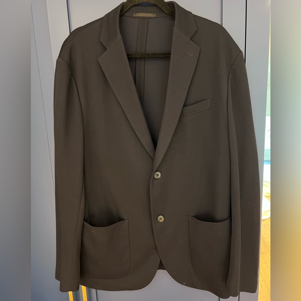 Uniqlo Navy soft suiting slim blazer. Back vent still stitched.men’s XL